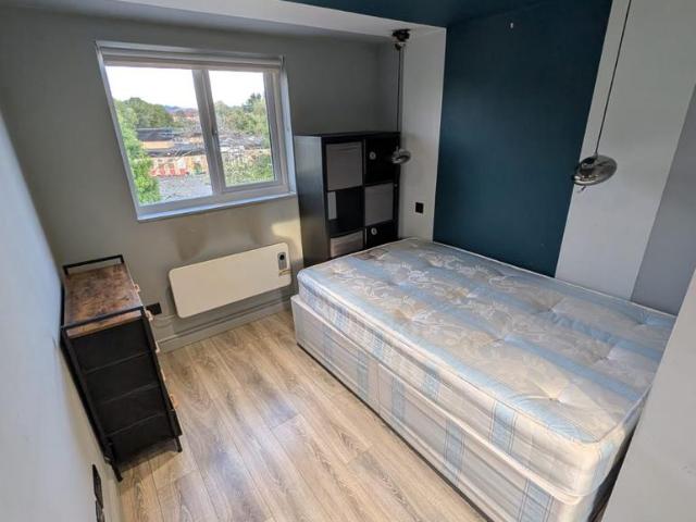 Ravenswood Crescent, Harrow, HA2 1 bed in a house share to rent £1,100 pcm £254 pw