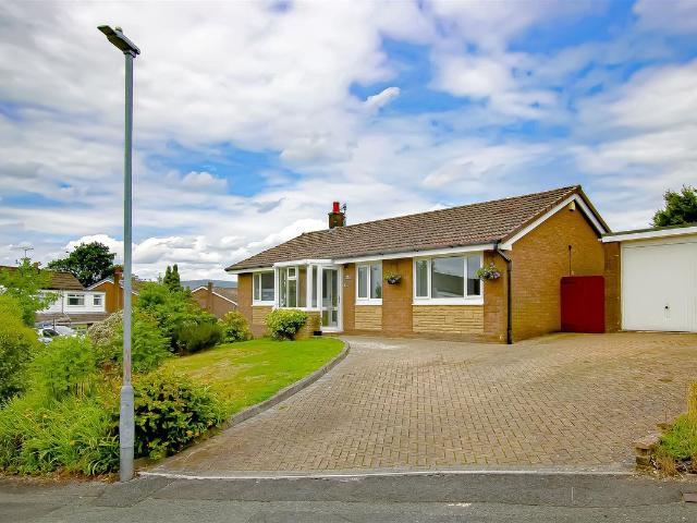 Ravens Grove, Burnley BB10, 3 bed bungalow to rent, £1,200 pcm | PrimeLocation
