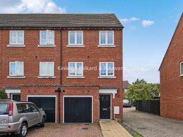 Ravens Dene, Chislehurst, Kent, BR7 4 bed house to rent £2,750 pcm £635 pw