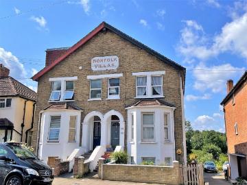 Ravensbourne Road, Bromley South BR1, 1 bed flat to rent, £1,300 pcm | PrimeLocation