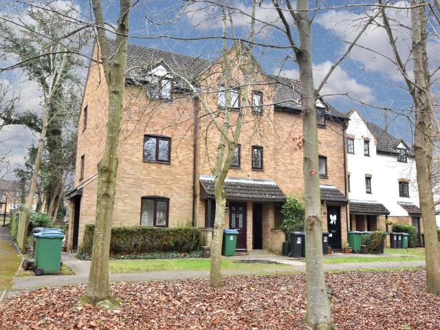 Ravenscroft, Watford WD25, 1 bed flat to rent, £1,250 pcm | PrimeLocation