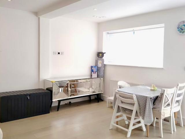 Ravenscroft Avenue, London NW11, 3 bed flat to rent, £3,200 pcm | PrimeLocation