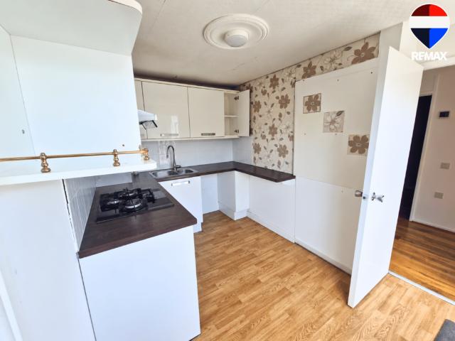 Ravenscroft Close, London E16 3 bed semi detached house to rent £2,400 pcm £554 pw