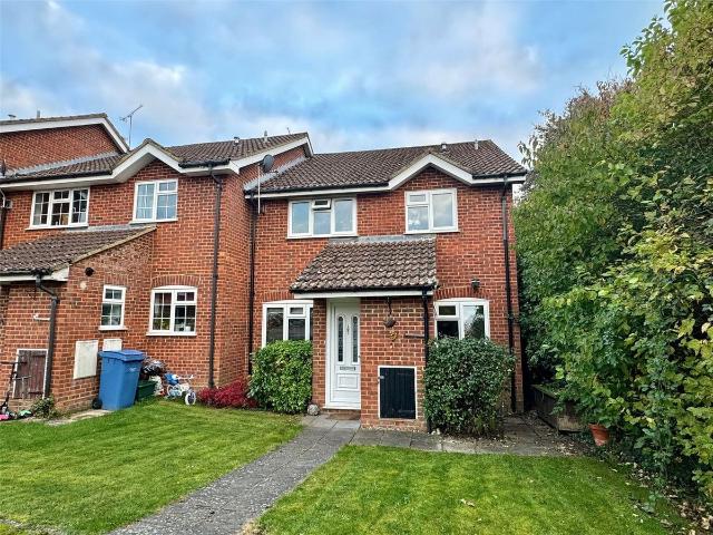 Ravenscroft, Hook, Hampshire RG27, 2 bed property to rent, £1,450 pcm | PrimeLocation