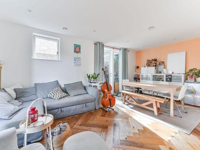 Ravensdale Gardens, Crystal Palace, London SE19, 3 bed semi detached house to rent, £2,850 pcm | PrimeLocation