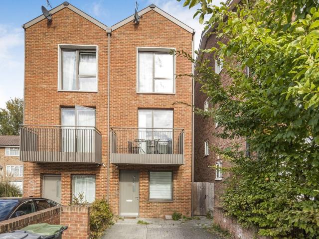 Ravensdale Gardens, London SE19, 3 bed terraced house to rent, £2,750 pcm | PrimeLocation
