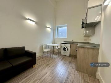 Ravensdale Industrial Estate, London. 1 bed flat to rent £1,495 pcm £345 pw