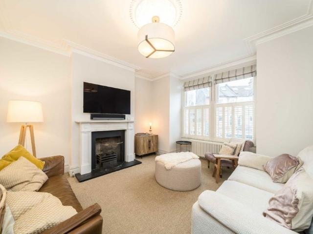Ravenslea Road, SW12, London