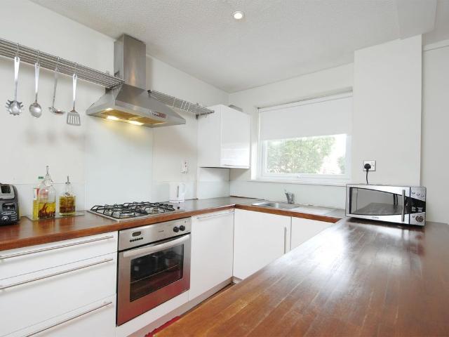 Ravensmede Way, Stamford Brook, Chiswick W4, 1 bed flat to rent, £1,850 pcm | PrimeLocation