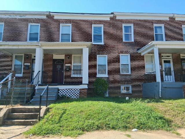 Ravenwood Ave