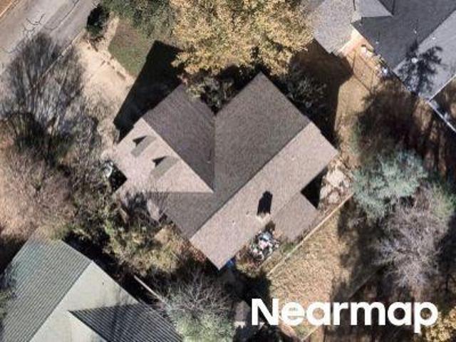 Ravenwood Ln