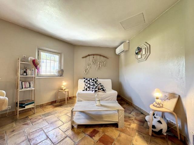 Ravissante villa de 300 m2 à Mougins à louer meublée à l'année