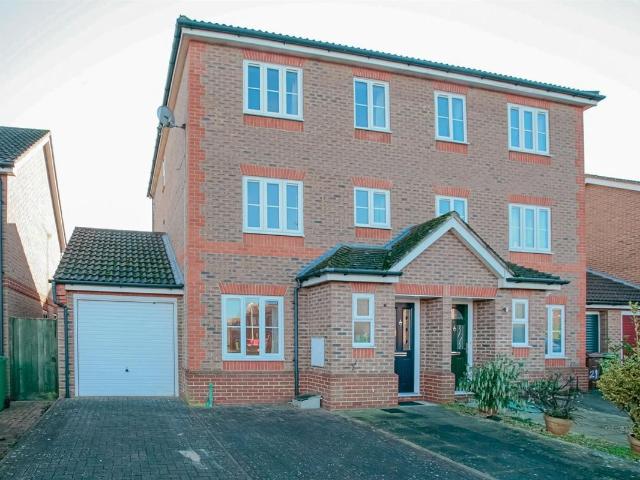 Rawthey Avenue, Didcot OX11, 4 bed town house to rent, £1,850 pcm | PrimeLocation