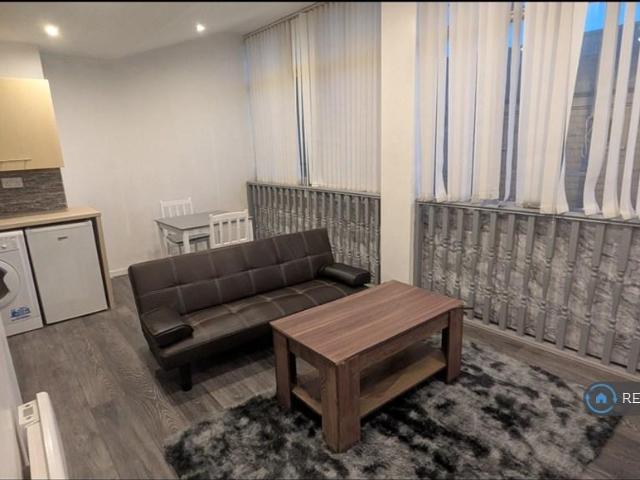 Rawson Place, Bradford, BD1 1 bed flat to rent £575 pcm £133 pw