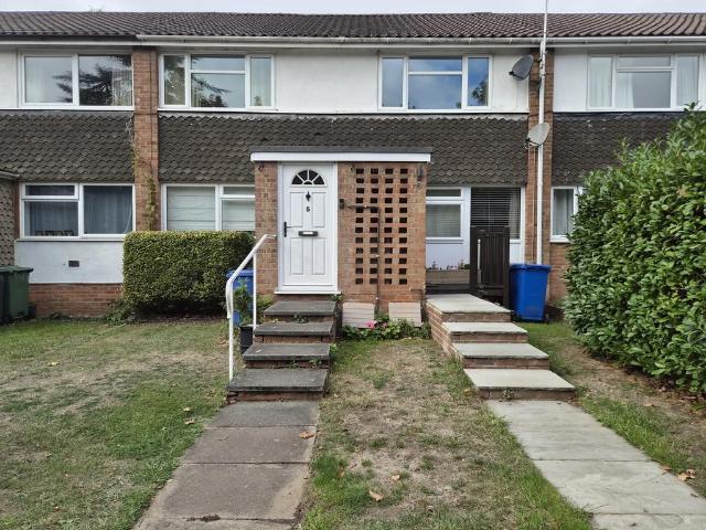 Ray Park Avenue, MAIDENHEAD 2 bed maisonette to rent £1,650 pcm £381 pw