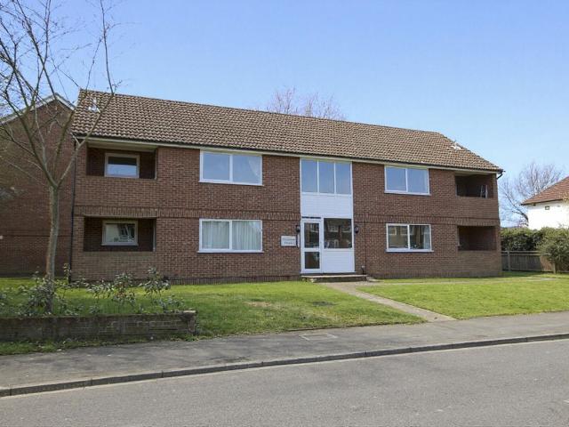 Ray Park Avenue, Maidenhead, Berkshire SL6, 2 bed flat to rent, £1,350 pcm | PrimeLocation