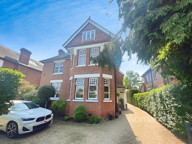 Ray Park Road, Maidenhead, Berkshire SL6, 1 bed flat to rent, £1,200 pcm | PrimeLocation