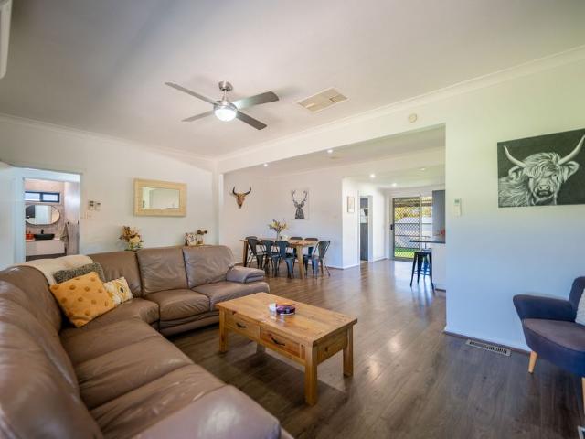 Ray White Forbes 02 68511411