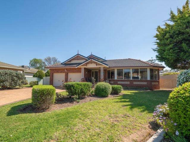 Ray White Forbes 02 6851 1411