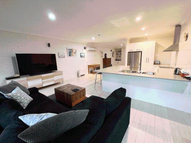 Ray White Forbes 68511411