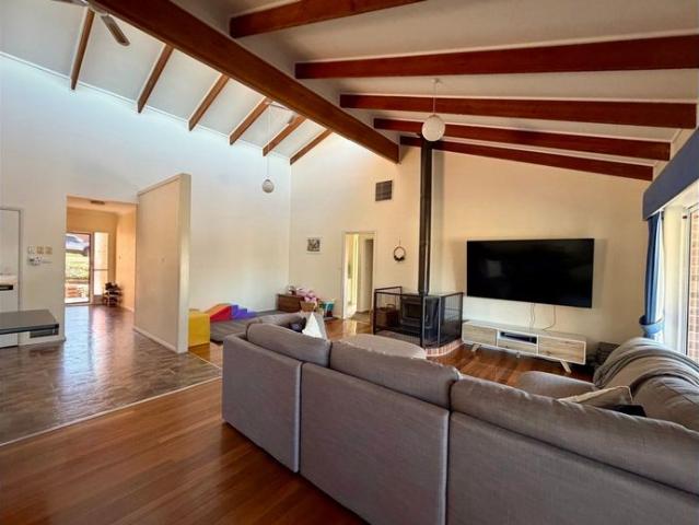 Ray White Parkes 02 6862 1900