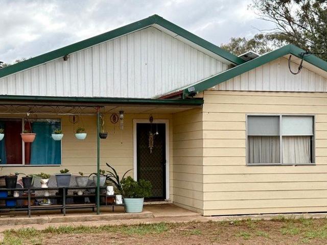 Ray White Parkes 02 6862 1900