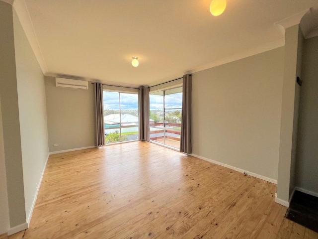Ray White Parkes 02 6862 1900