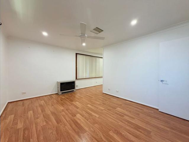 Ray White Parkes
