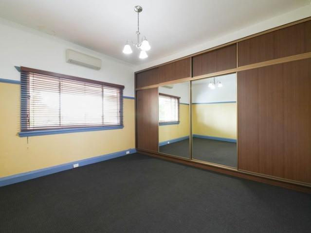 Ray White Real Estate Parkes 02 6862 1900