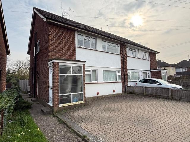 Rayleigh Road, Hutton CM13, 2 bed maisonette to rent, £1,550 pcm | PrimeLocation