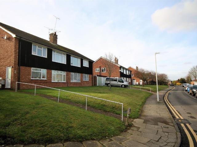 Raymond Avenue, Canterbury CT1, 2 bed flat to rent, £1,300 pcm | PrimeLocation