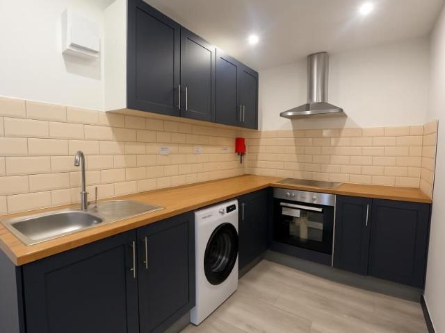 Raymond Crescent, Guildford, GU2