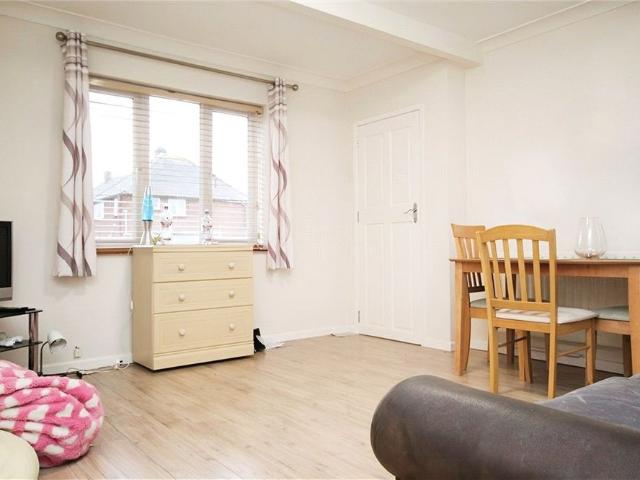 Raymond Crescent, Guildford, Surrey, GU2 7SU
