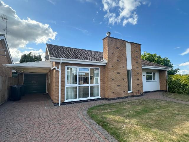 Raymond Drive, Nottingham NG13, 3 bed detached bungalow to rent, £1,350 pcm | PrimeLocation