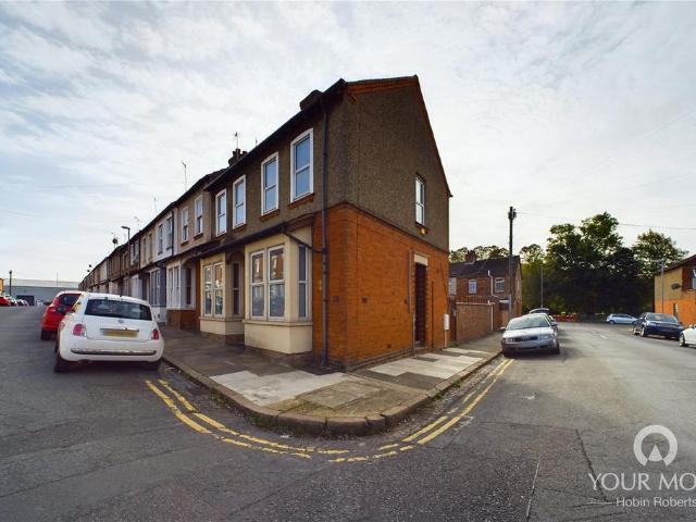 Raymond Road, Northampton NN5 1 bed flat to rent £795 pcm £183 pw