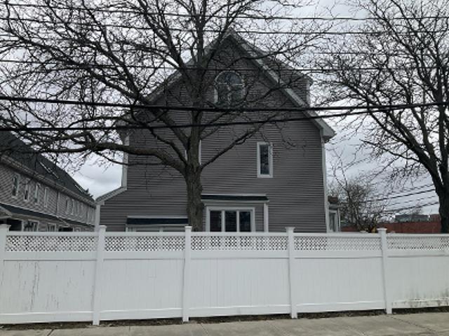 Raymond St # 1e
