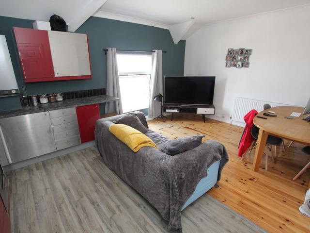 Raymond Street, Chester 1 bed apartment to rent £995 pcm £230 pw