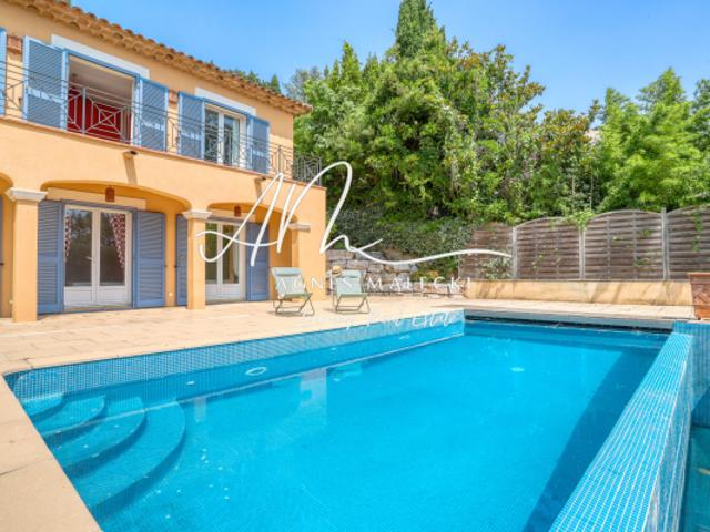 RAYOL CANADEL VILLA HAUT DE GAMME AUX SUPERBES PRESTATIONS B