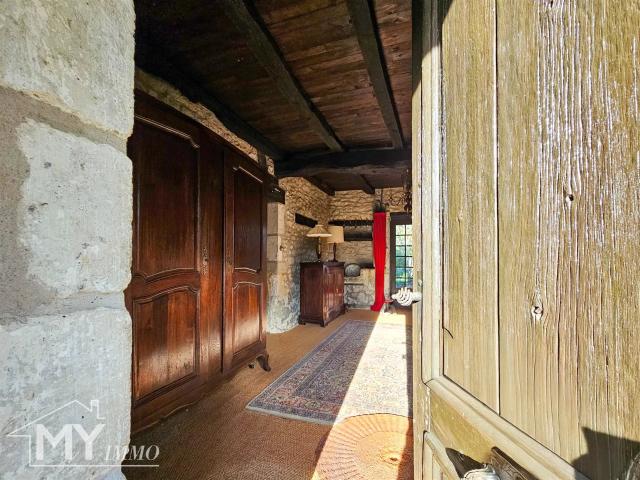 Razac de Saussignac: Maison en Pierre sur 2 hectares de ter. 182m² Razac de Saussignac