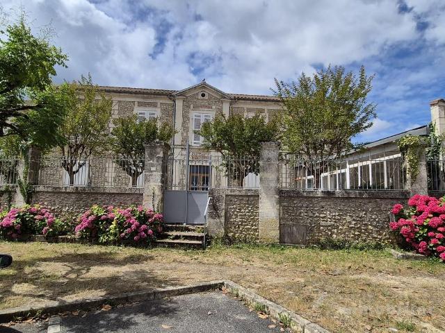 Razac Sur L'isle Dordogne 24 216M2 8 pièces 5 Chambres. 216m² Razac sur l'Isle