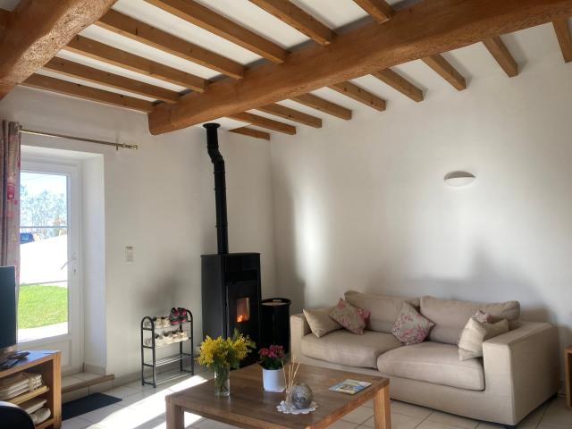 Razes, maison en pierre rénovée 3 chambres, terrasses, et pi. 110m² Ferran