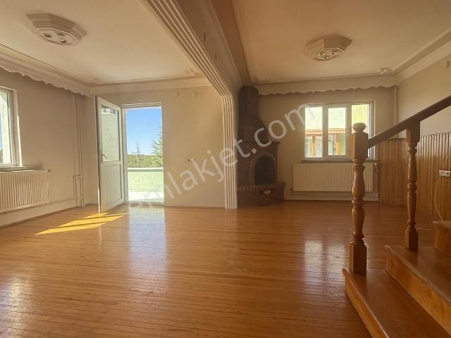 Rba Gayrimenkul’den 240 M² Geniş Kullanım Alanlı 5+1 Tripleks