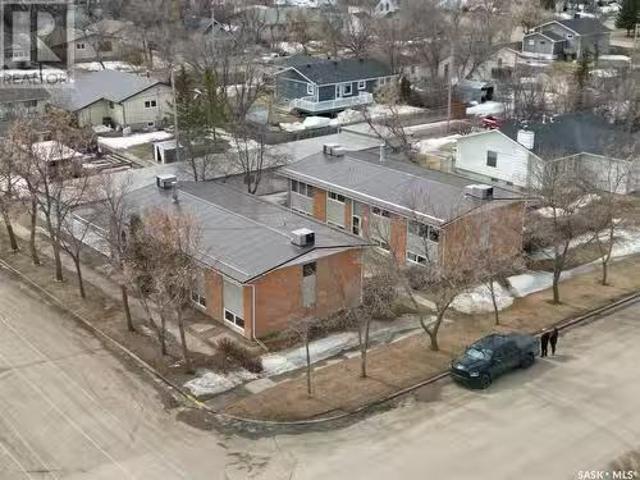 Rd Avenue W, Assiniboia, SK, S0H 0B0 investment for sale Li.
