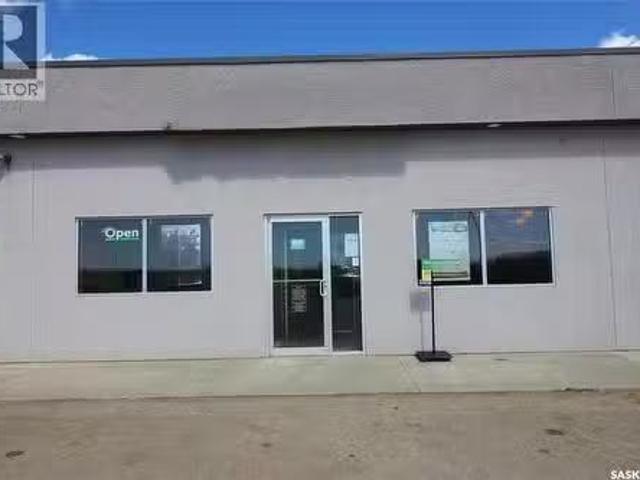 #Rd Avenue W, Shaunavon, SK, S0N 2M0 commercial for sale Li.
