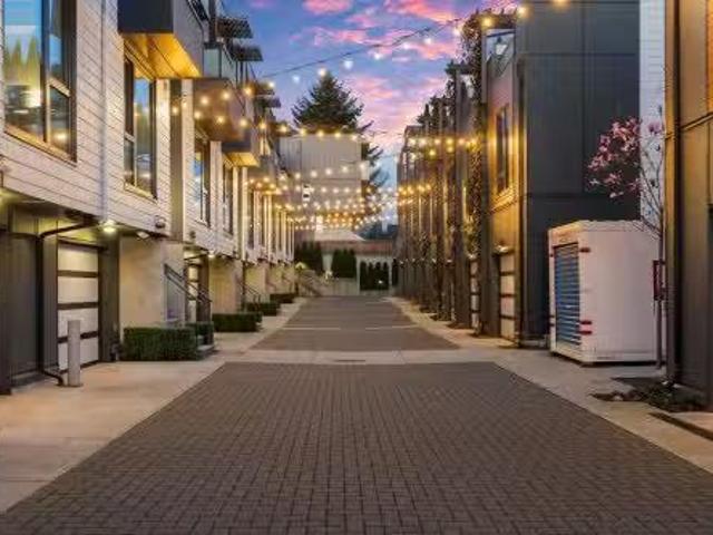 Rd Street E, North Vancouver, BC, V7L 0G7 Luxury Townhouse f.