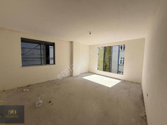 Rd'den Tapu Masrafsız 3+1 Kapalı Mutfak Balkonlu Geniş Daire