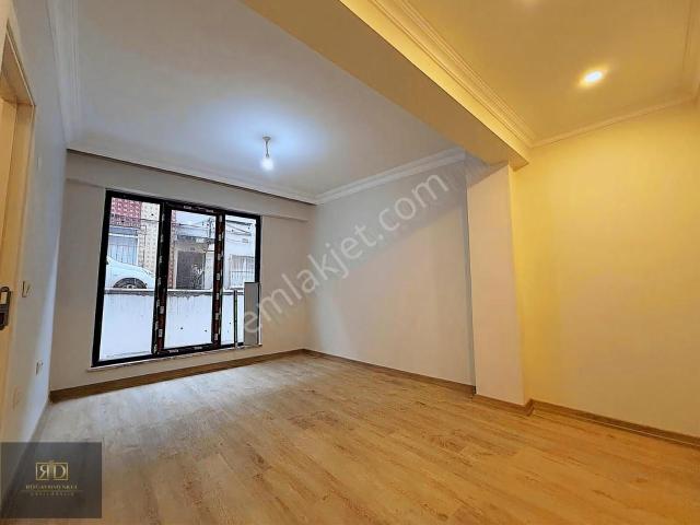 Rd'den Çeliktepe'de 3+1 Bahçeli Yeni Daire