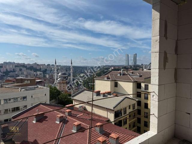 Rd'den Kağıthane Yahya Kemal'de Düz Sokak Duraklara 30mt Yürüme