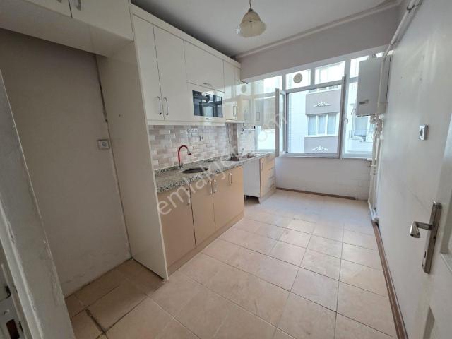 Reşadiye Mah. Eski Pazartesi Pazarı Civ. 3+1 Arakat 130m² Kiralı