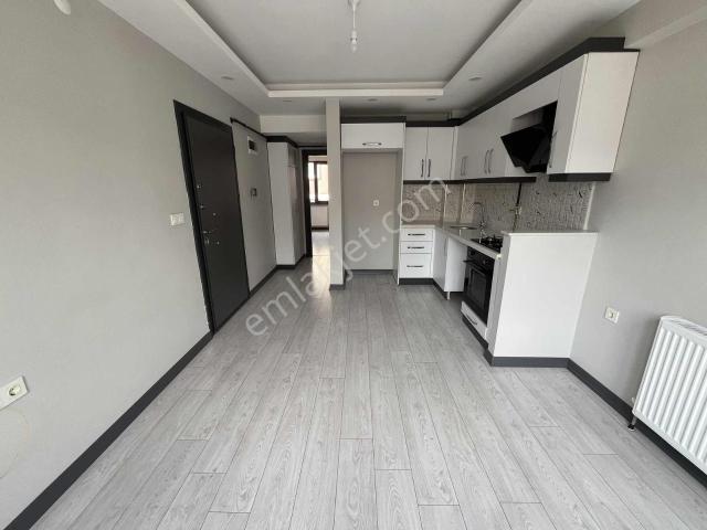 Reşadiye Mah.otoparklı 1+1 Tertemiz Daire